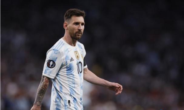 ?市值翻四倍后交棒! 沃尔玛(WMT.US)功勋级CEO麦克米伦宣布2026年退休